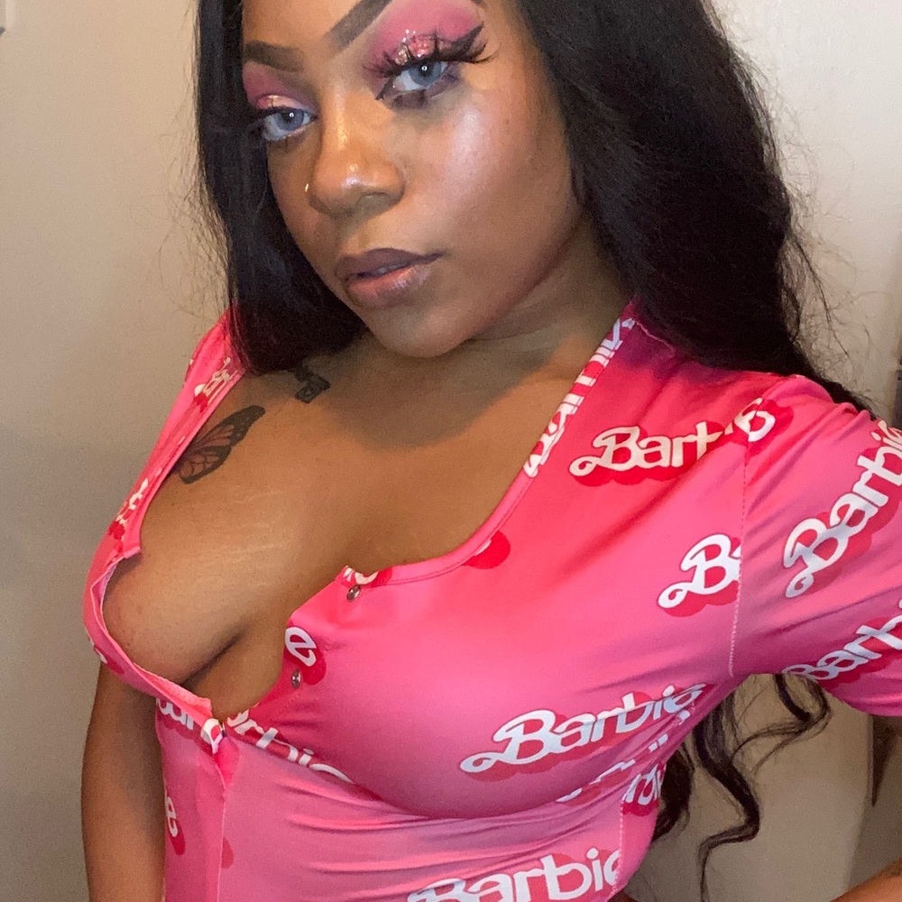 “Barbie” onesie - Picture 3 of 3